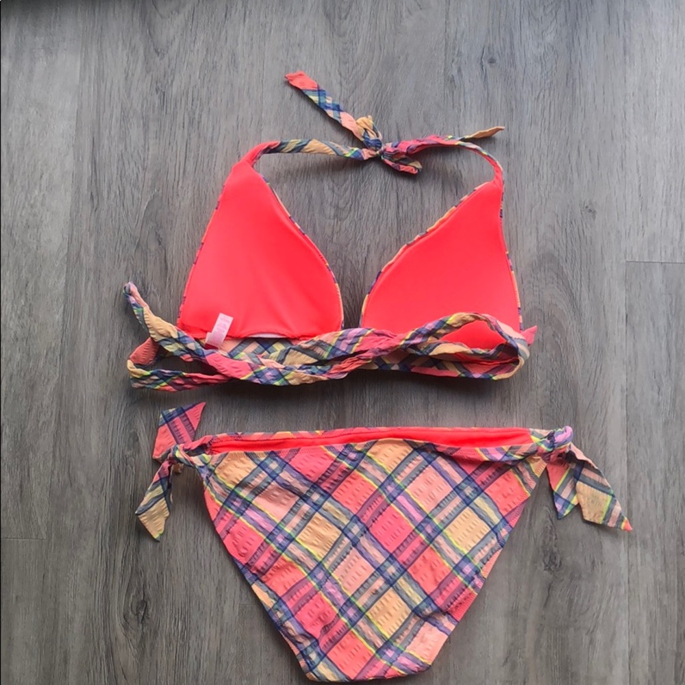 VS bathing suit - Picture 5 of 7